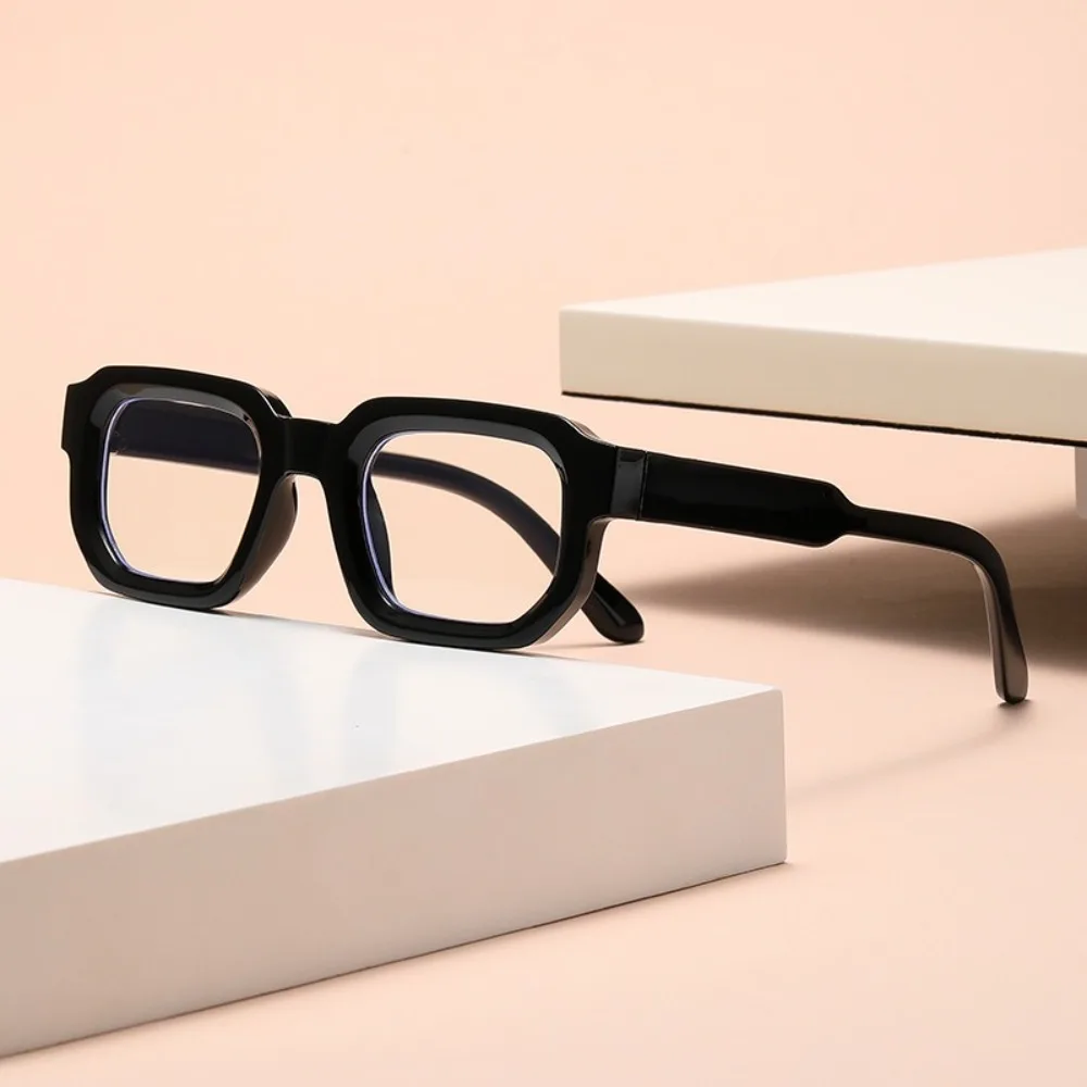 نظارات شمسية مربعة بإطار صغير خفيف الوزن UV400 نظارات شمسية مربعة للنساء بطبعة الفهد نظارات ريترو للسفر