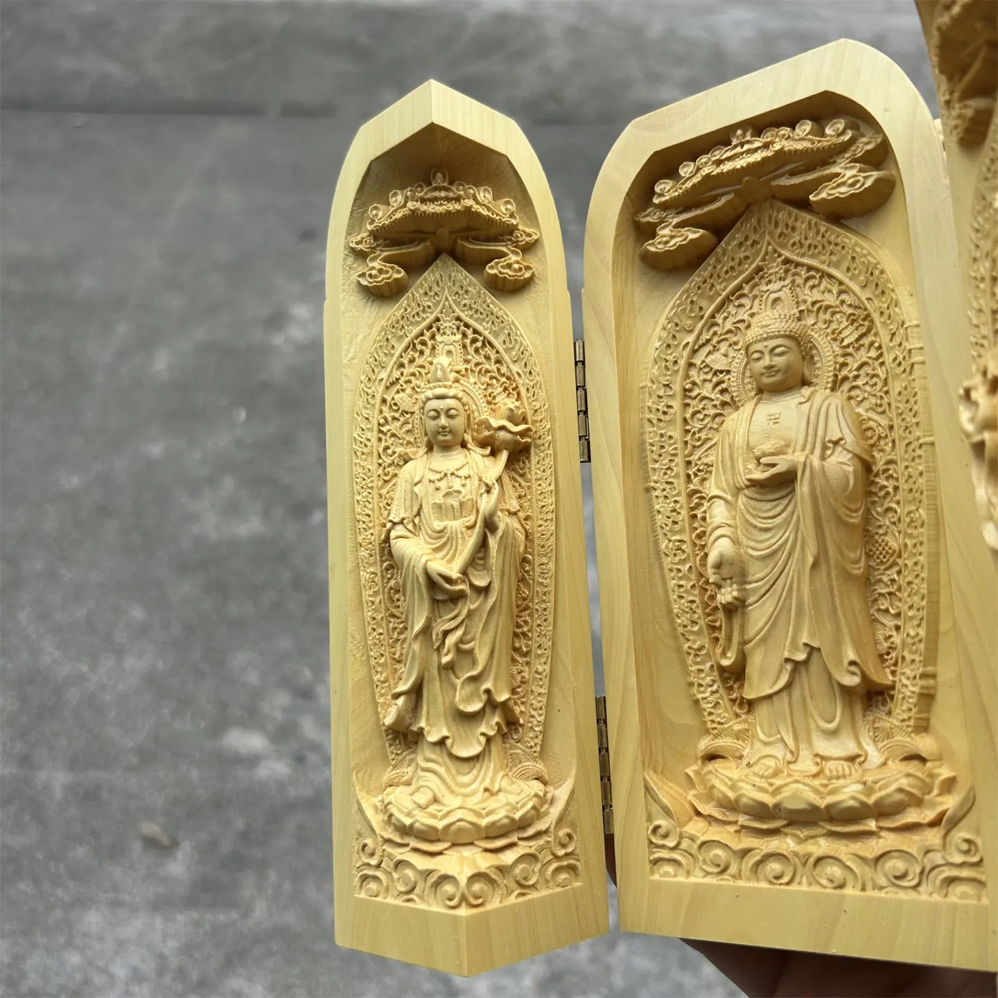 Hand Carved Boxwood Amitabha Triad Small Figurine Three Section Wooden Shrine Box for Shrine Arrangements and Decorative Shelves