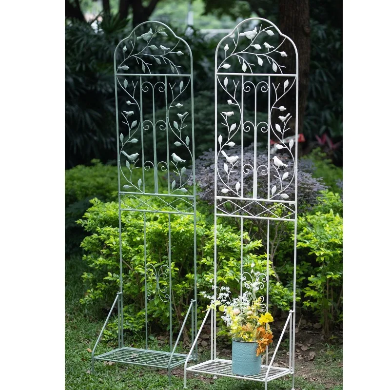 Modern Iron Trellis with Base for Climbing Plants Minimalist Garden Flower Stand Outdoor Metal Plant Support Rustic Pot Holder