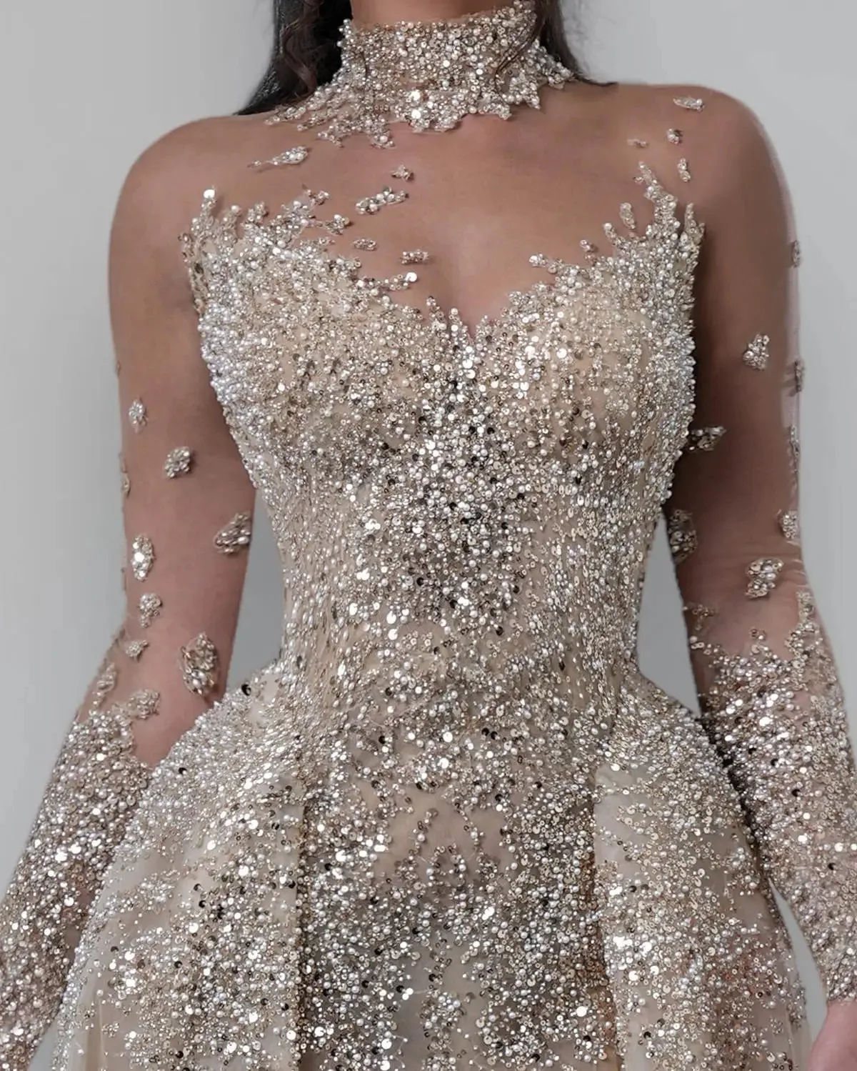 Suknie ślubne syreny z cekinami, dekolt w serduszko, cekiny, długość do podłogi, odpinany tren, księżniczka, suknia ślubna z cekinami na zamówienie.