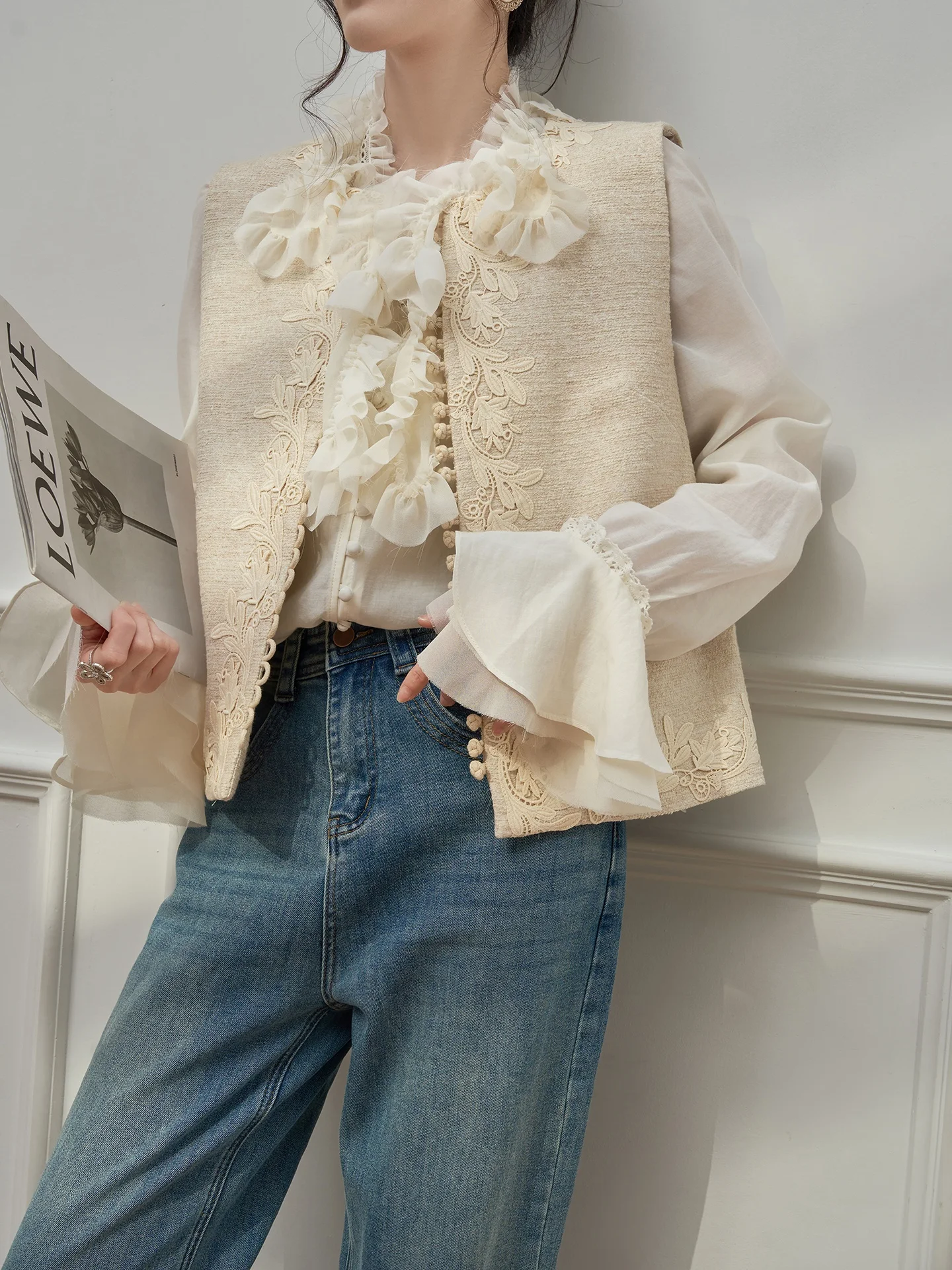 

Elegant Heavy-Worked Chinese Style Women's Vest Shirt Set Spring Beauty Full of Charm High Waist Uniform Casual Fashion