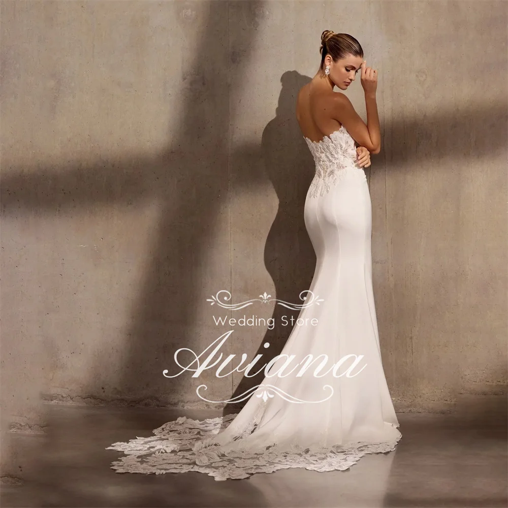 Aviana ที่กําหนดเอง Applique Elegant Classic ชุดแต่งงานนางเงือก Sweetheart Sweep Train ออกแบบใหม่ Charming แขนกุด Grateful