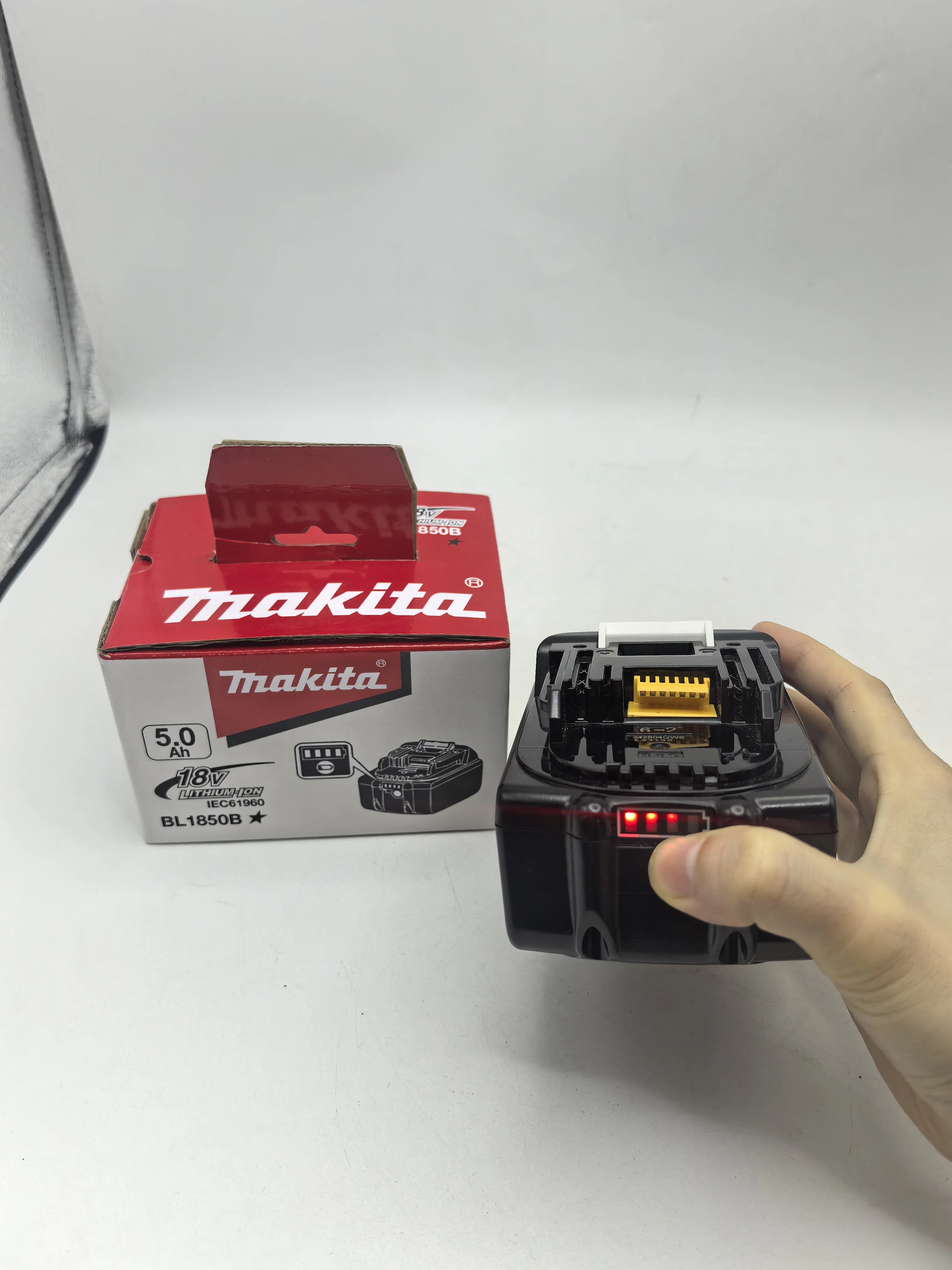 

100% Original Makita 18V 5.0Ah Rechargeable Battery ,Makita BL1840B BL1850 BL1850B battery Suitable for DTW700