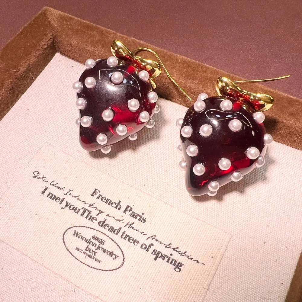 Korean pigeon blood red big strawberry earrings ins cross-border hot-selling Amazon gold-plated niche design high-end ear