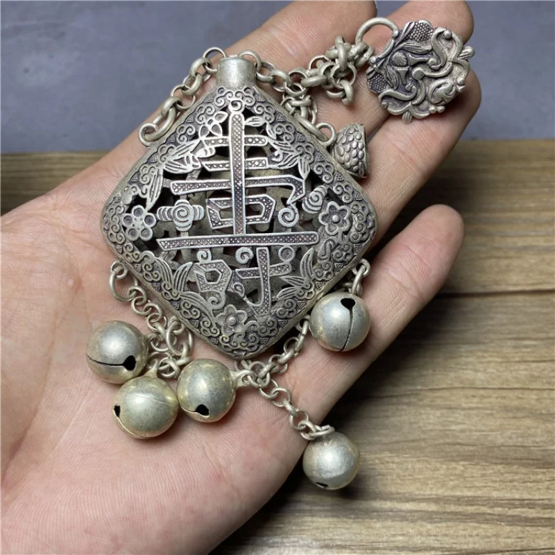 Republic of China Handmade Old Silver Nepal Vintage Hollow Vase Happiness and Longevity Perfume Bag Old Silver Small Ornaments P