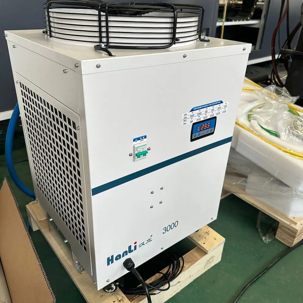 آلة قطع الصفائح المعدنية الأوتوماتيكية 1313 1390 CNC مع غطاء كامل للصفائح المعدنية الصغيرة بقوة 1 كيلو واط و2 كيلو واط و3 كيلو واط تدعم صيغ الرسومات AI وPLT