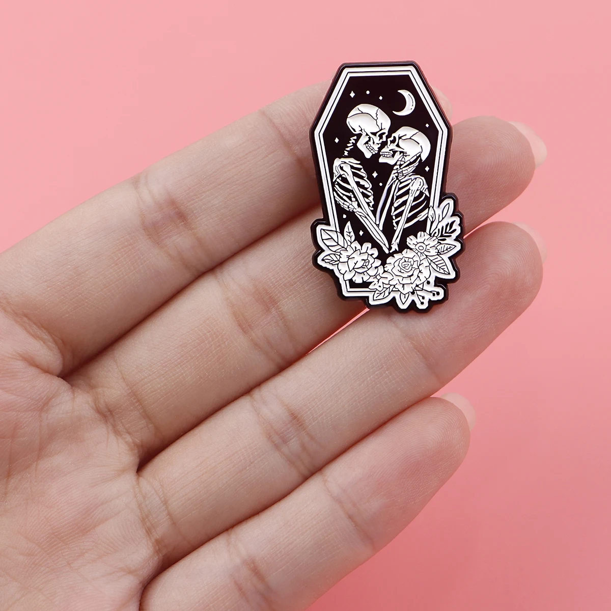 Halloween Skeleton Enamel Pin Love Gesture Brooch Pines Lapel Pins Creative Badge Clothing Accessories Punk Jewelry Lover Gifts