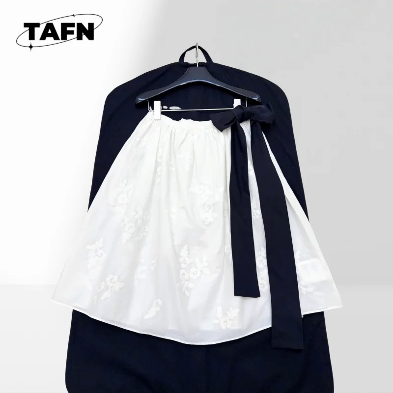 

French Style Skirt Beautiful Temperament Trend Comfortable Elegant Button-Up Skirt – Classic & Design for Everyday Use AG2803