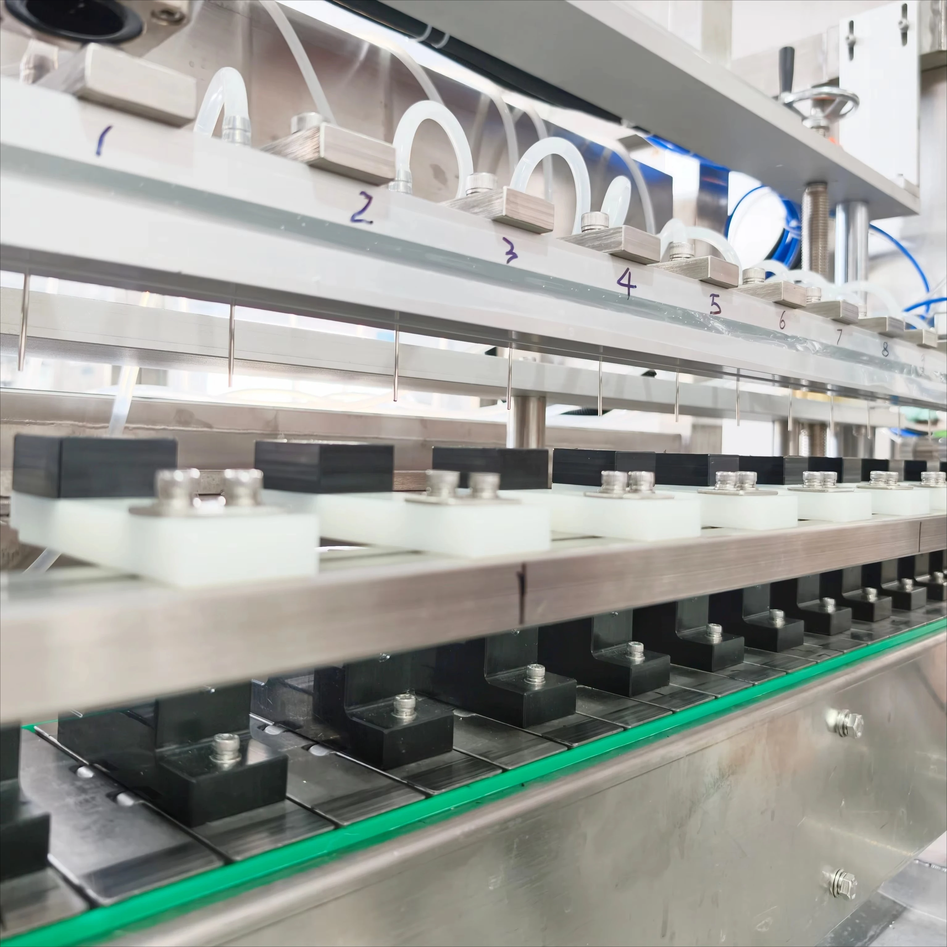 Full Automatic  Filling Production Line High Precision & Labor-Saving Food-Grade Stainless Steel 1000-6000 BPH Capacity