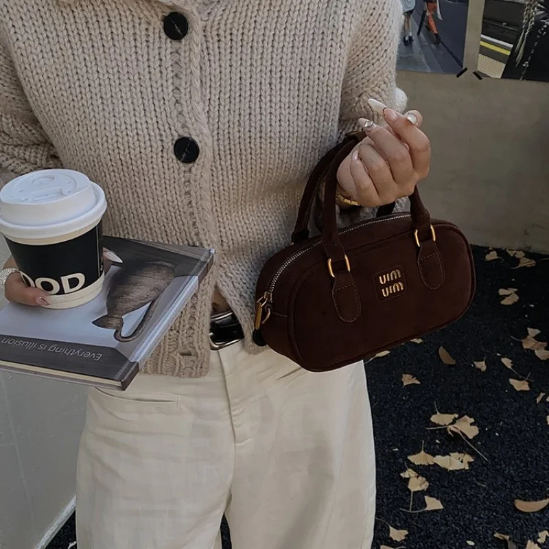 Modieuze dames messengertas gemaakt van premium leer, prachtig Parijs, casual vintage, nette look ​