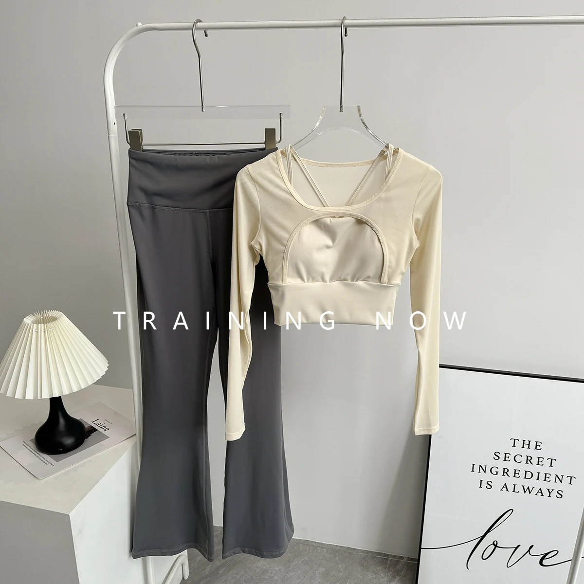 

Sports suit for women 2025 new tight slim gym training professional quick-dry morning jogging suit yoga long sleeve autumn