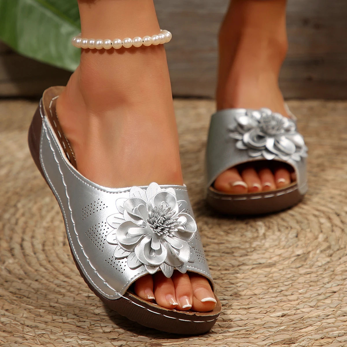 

Plus Size 45 Summer Women's Shoes 2025 Flower Hollow Wedge Heel Open Toe Sandals Female Fashion Casual Non-slip Outdoor Slippers