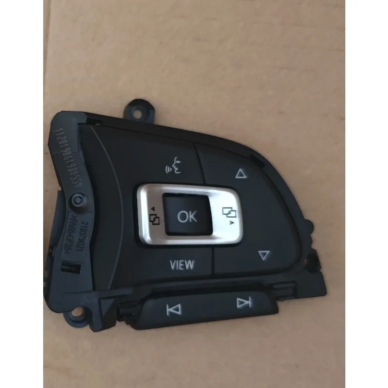 Left Right Multifunction Steering Wheel Buttons Volume Station Selection Controls for Volkswagen Lamando Golf7 Sportsvan LAVIDA