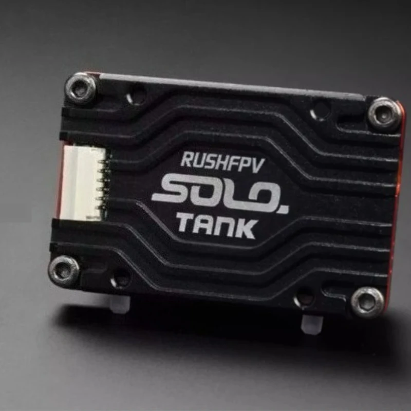 RUSHFPV RUSH TANK SOLO VTX 5.8G Nadajnik Wideo z Obudową CNC 1.6W Regulowany 2-6S Mikrofon do Dronów FPV Dalekiego Zasięgu