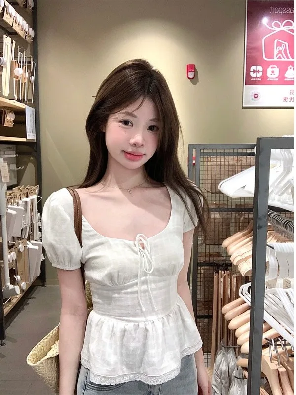 

Romantic Girl Style Square Collar Short Sleeve Shirt Women Summer White Waist Cinching Slimming Lace Trim Short Length Top