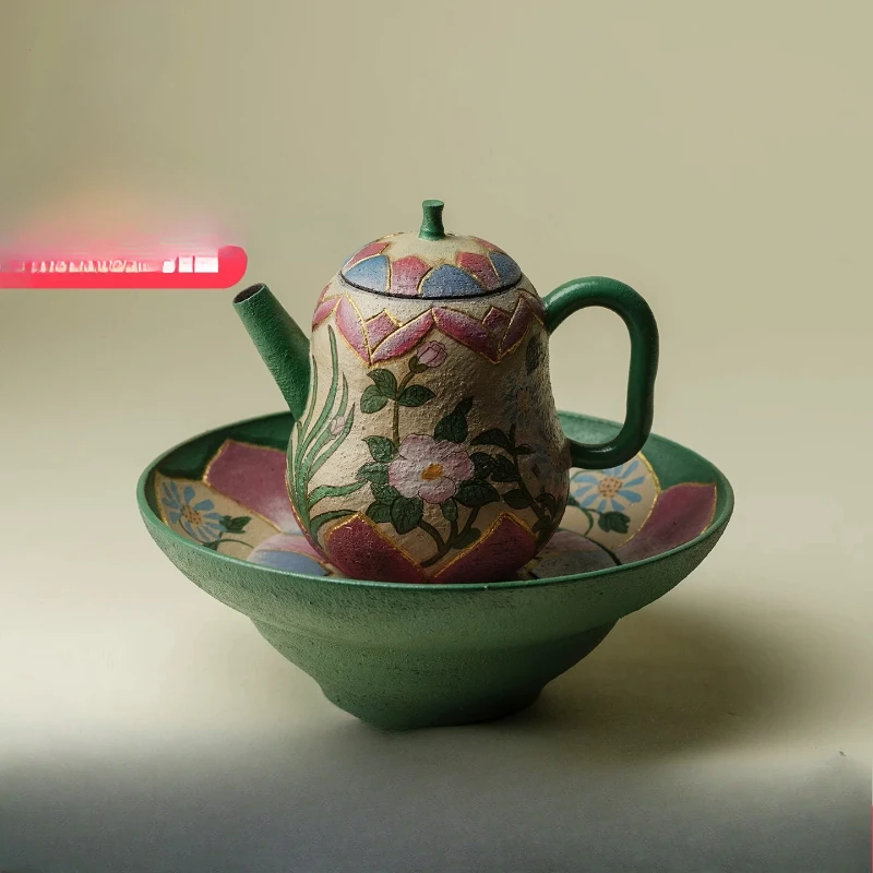 Hand-painted lotus petal teapot with water storage and dry bubble pot bearing Jingdezhen