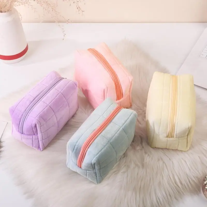 *1Pc Plush Makeup Bag For Women Zipper Large Soft Cosmetic Bag Travel Make Up Toiletry Bag Washing Pouch Travel Organizer Bag
