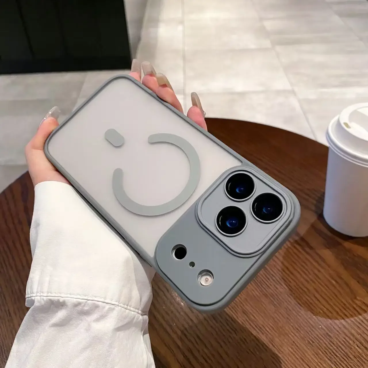 آيفون 17 برو ماكس ماتي شفافة Magsafe المغناطيسي غطاء شحن لاسلكي آيفون 17 الهواء عدسة حماية جراب هاتف