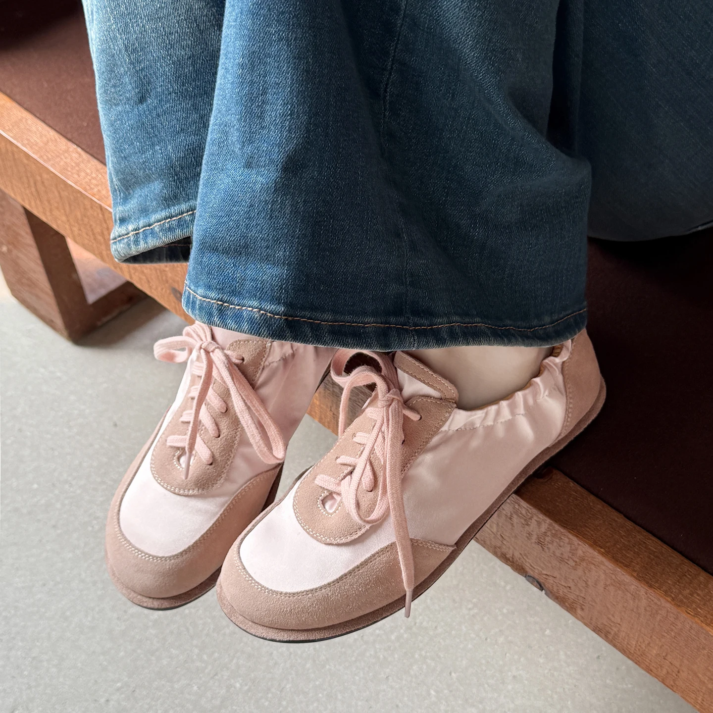 

Casual Sneakers Women Genuine Leather Color Block Lace Up Soft Sole Retro Versatile Walking Shoes