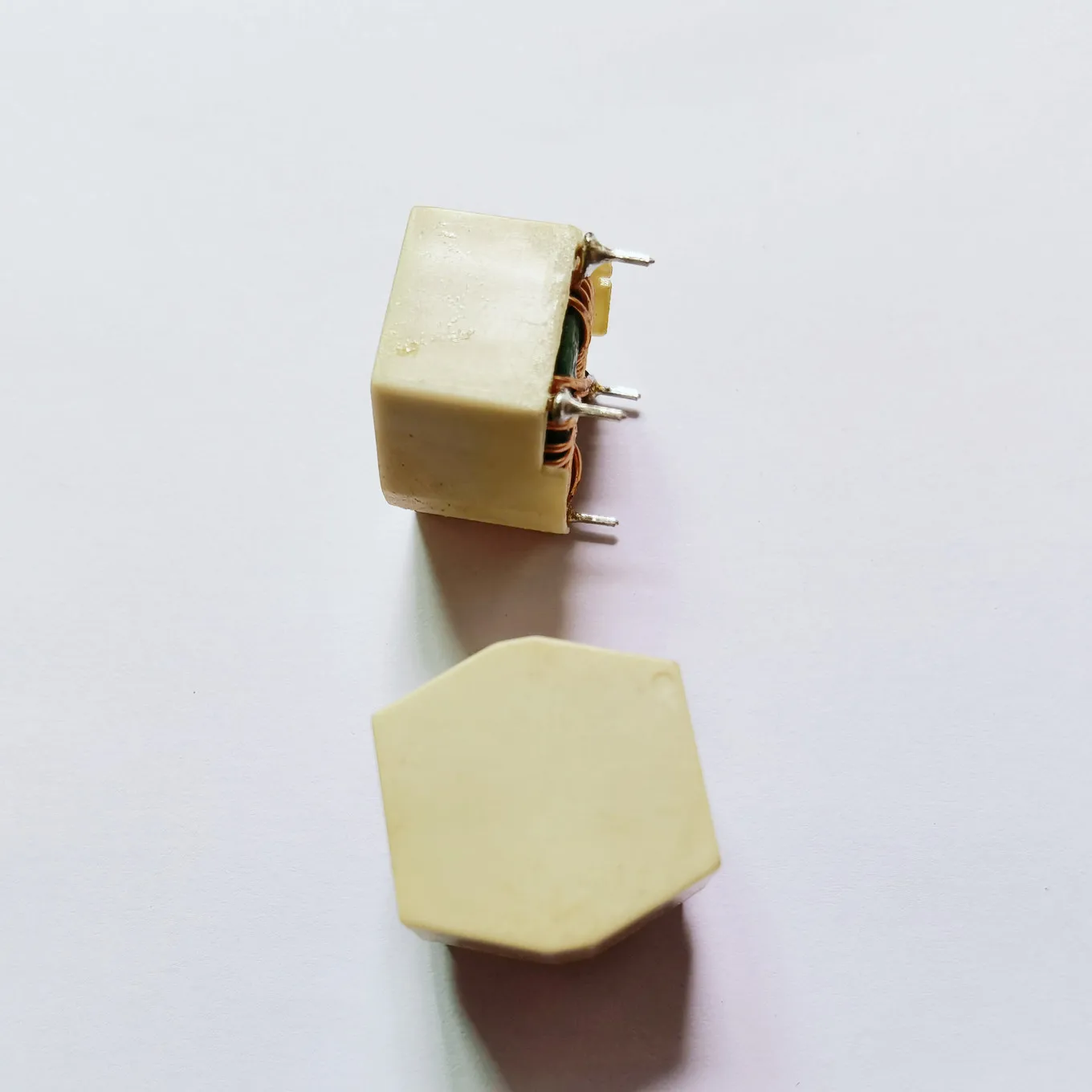 Original new 100% RN114-2-02 power filter 4.2MH 4A high current ring magnetic ring common mode inductance common mode choke coil