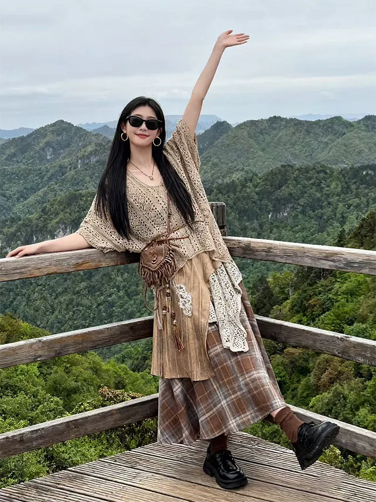 

Ce Brown Tee-Piece Set Women's Loose Hollow out Cover up irt Strap Plaid Skirt Spring Faion Ensemble