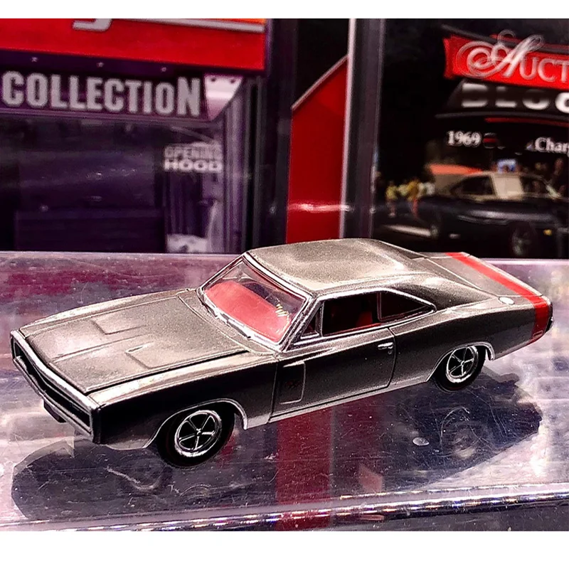 

Green Light The Old Version of Car Model Out of Print Car Model Is Brand New and Only One Alloy Die-cast Boy Collects Model