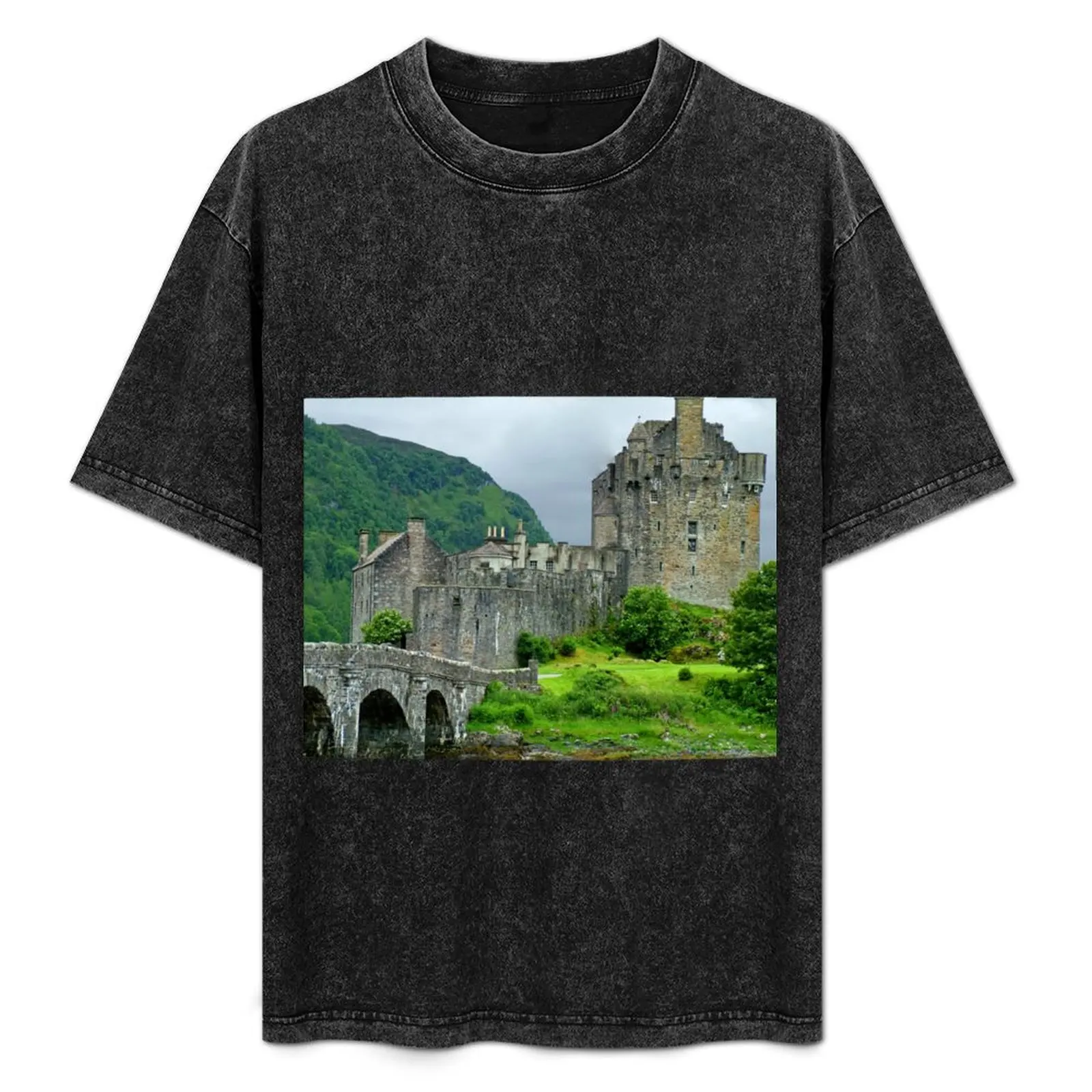 

Highland Castle T-Shirt Classic Print Short Sleeve Shirt