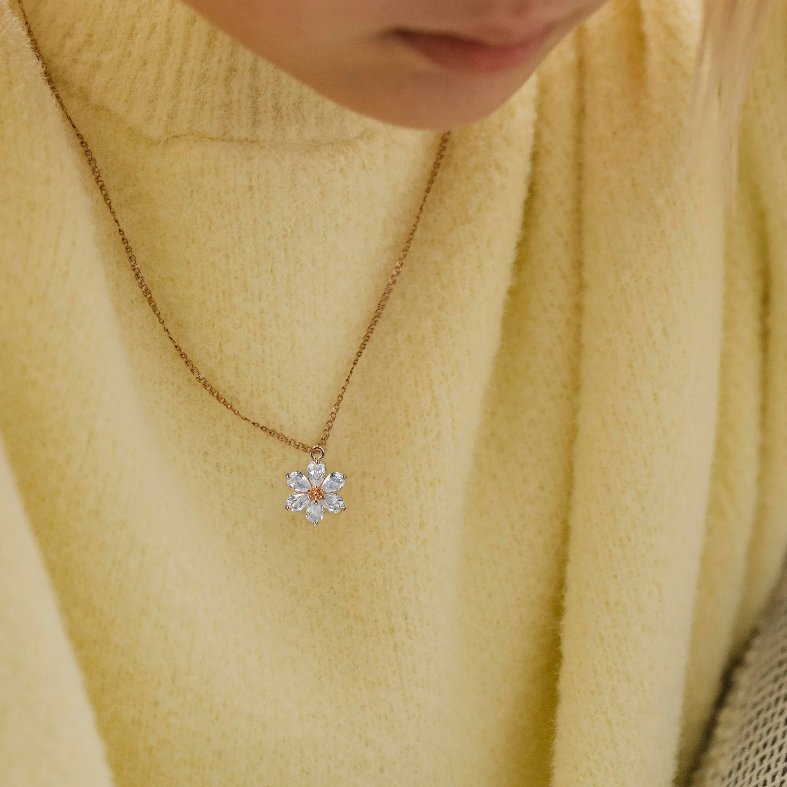 

6Pcs Golden Plated Flower Charms Rhinestone Crystal DIY Necklace Bracelet Earring Craft Supplies Jewelry Making Findings