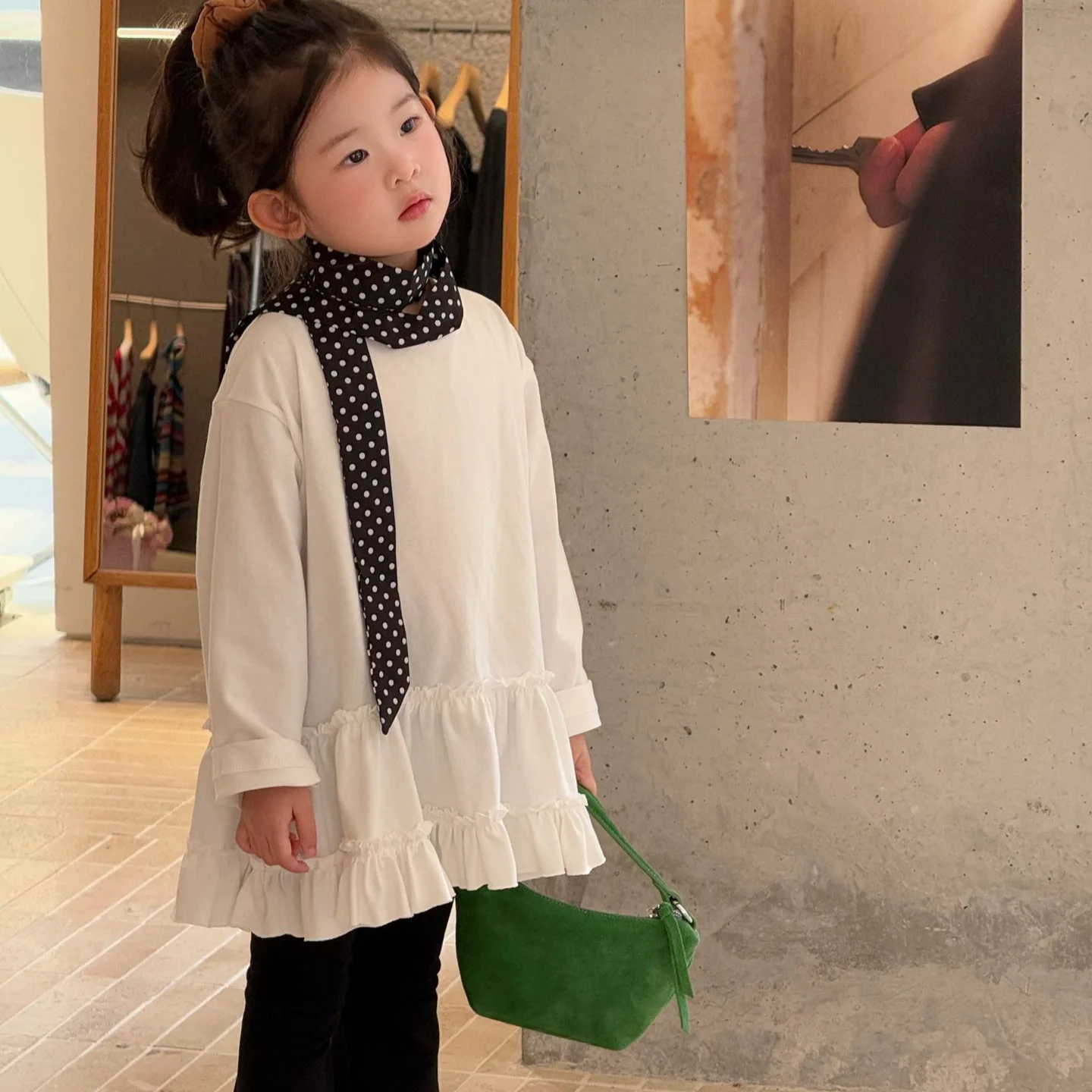 Girls Set 2025 Autumn Korean Edition Black Fungal Edge Large Swing Long Sleeve Solid Simple Top Bellbottom Pants Two Piece Set