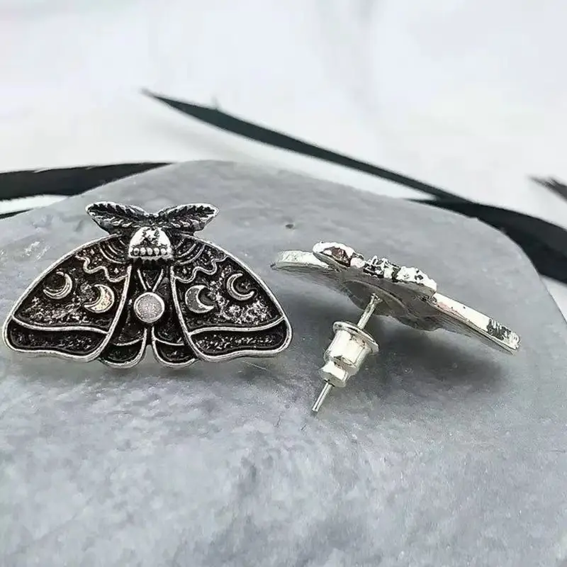 Hot Selling Vintage Moth Earrings for Women Dark Gothic Moon Pattern Fashionable Unique Ear Jewelry Wholesale