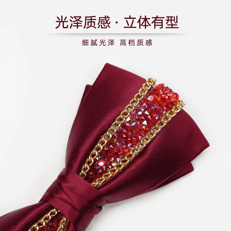 A man's wedding    flat  The groom's shirt is a brotherhood  fashion wine red bow tie
