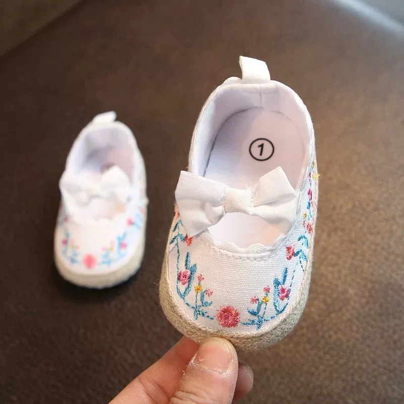 Cute Embroidered Flower Sneakers For Baby Girls Lightweight Non Slip Shoes For Indoor Outdoor Walking Spring And Autumn