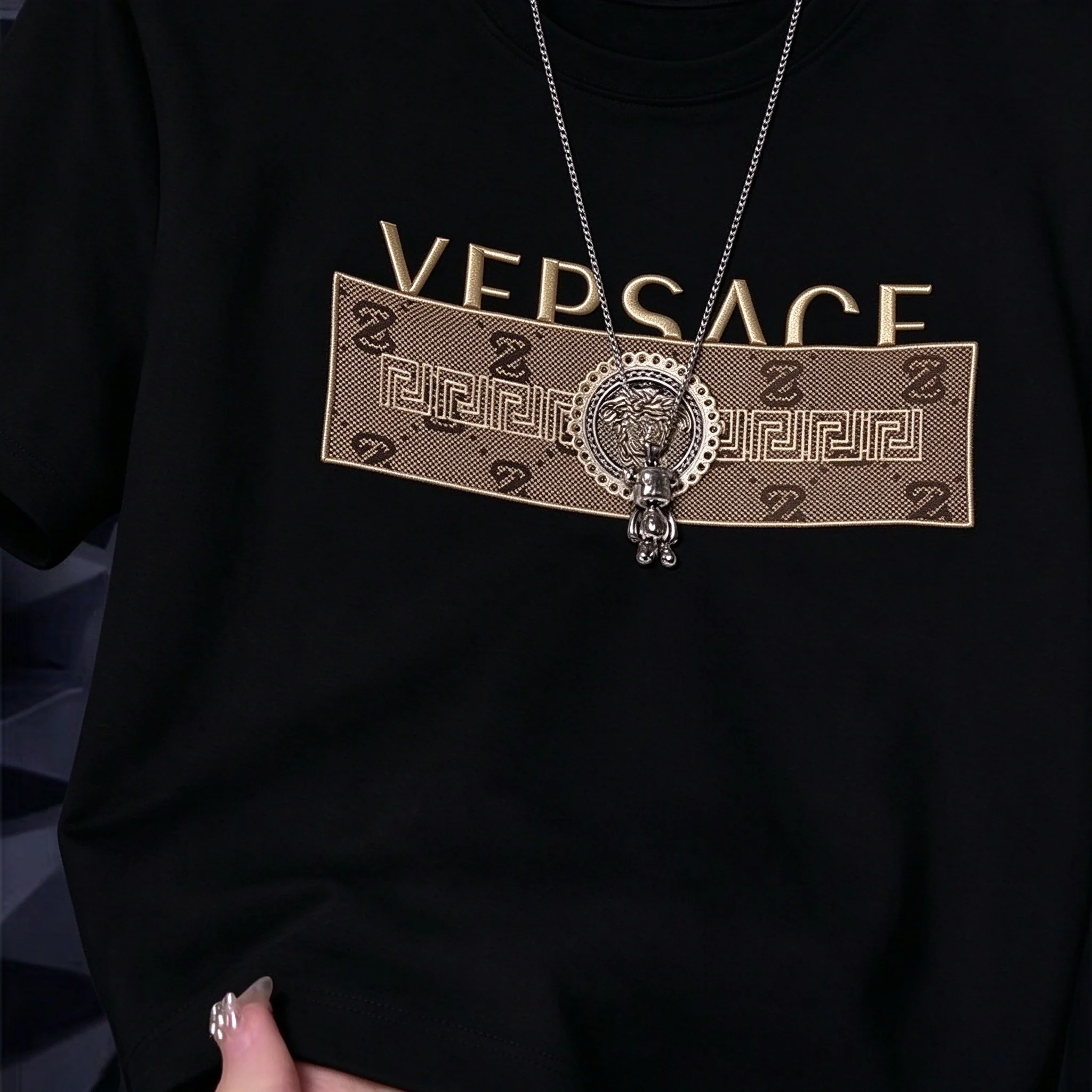 Trendy Y2K Retro Medusa Emblem Graphic T-Shirt Men Women Vintage Baroque Pattern Chest Print O-Neck Short Sleeve Tee Luxury