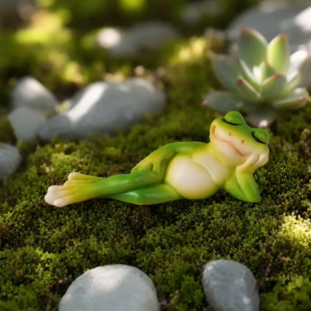 Unique Gardening Scenery Items Mini Frog Violin Playing Statue Hand-painted Resin Garden Figurine Durable Waterproof for Patio