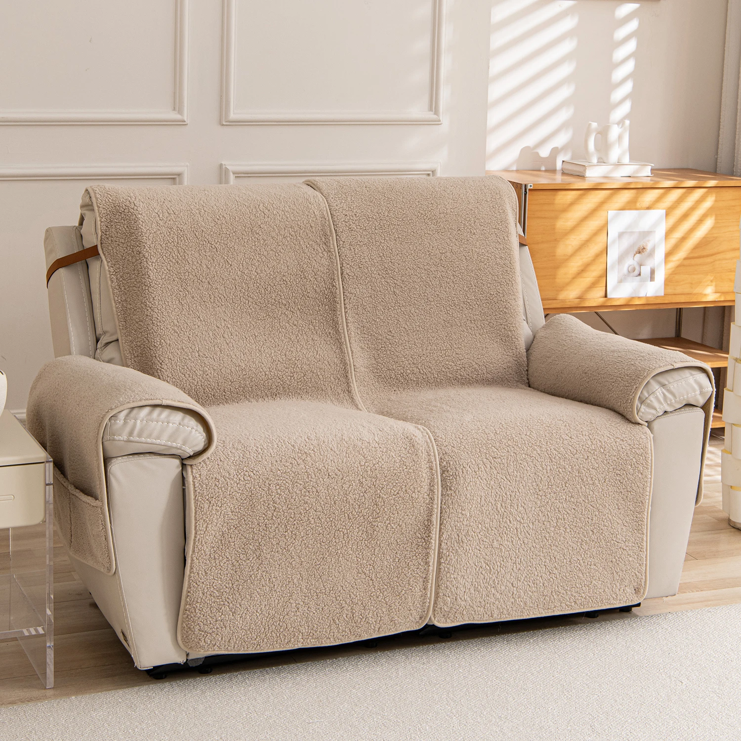 3/4/5 Sherpa Fleece Recliner Seat Pad, All-season universal design Armrest Cushion with Side Remote Storage Pocket, Non-Slip ，Suitable for Armchair,Loveseat，3-Seat Sofa sofa cushions