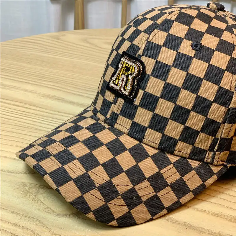 Retro Checkerboard Plaid R Letter Baseball Cap Man Women High Quality Streetwear Hip Hop Style Adjustable Back Buckle Sun Hat