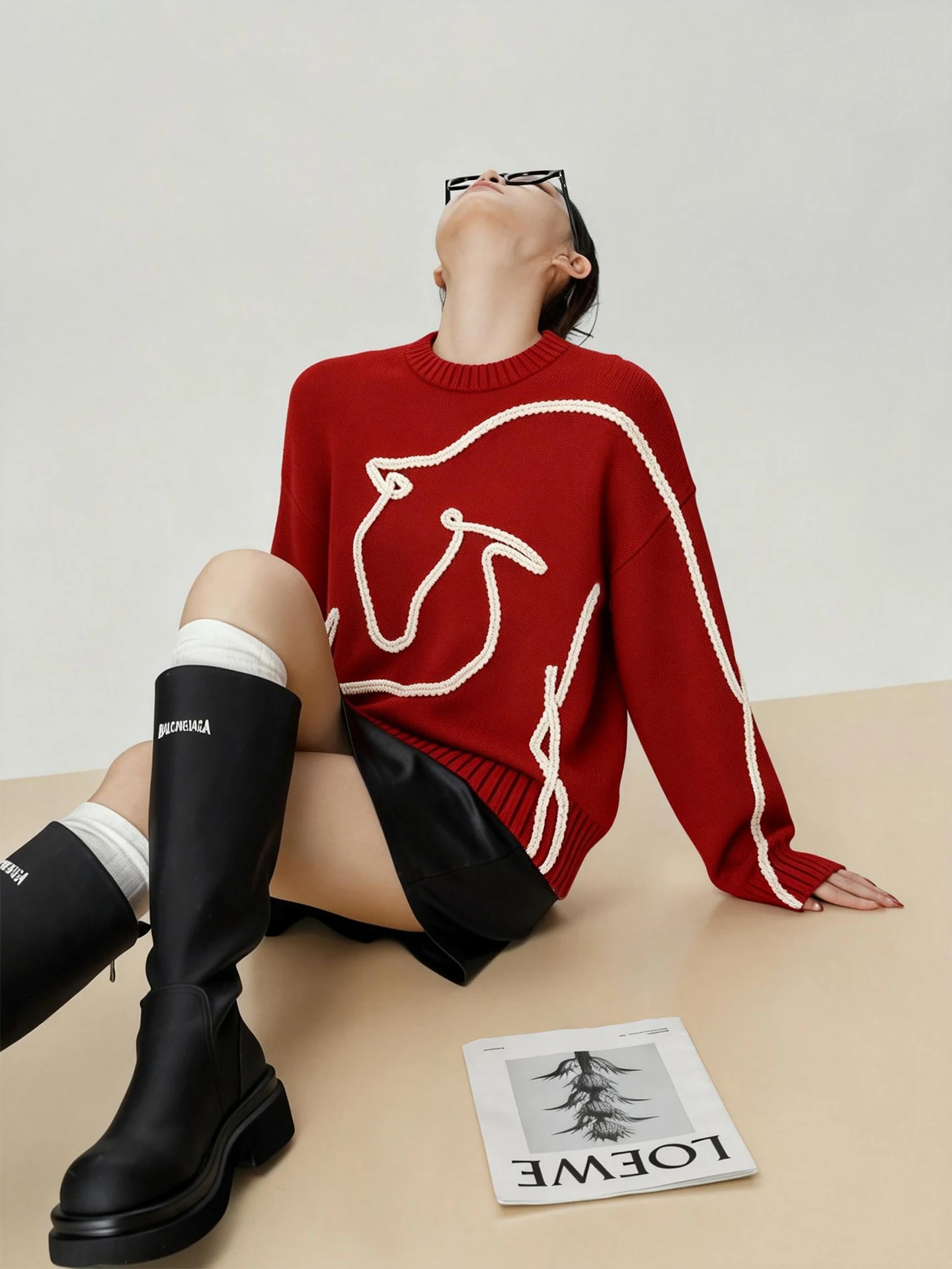 

Красный вязаный свитер с цветочным узором и крючковой отделкой, женский, новинка 2026 года, зимний, новогодний, с круглым вырезом, повседневный, комфортный крой