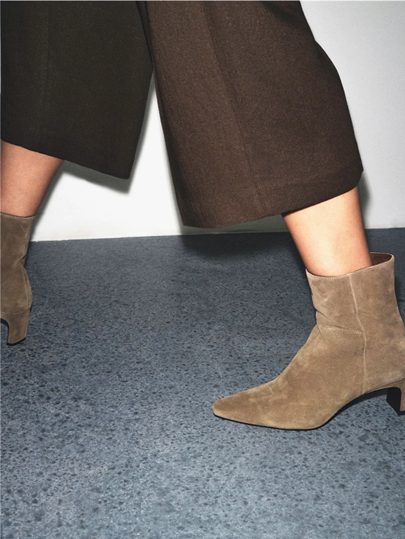 المرأة الخريف والشتاء رمادي داكن الجلد المدبوغ حذاء من الجلد أشار تو كتلة كعب أحذية الموضة الأنيقة مكتب ارتداء اليومي #6