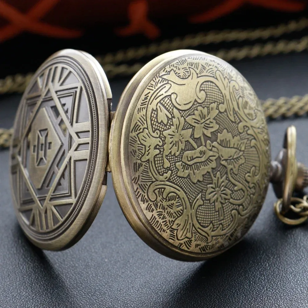 New Vintage Chinoiserie Hollow Quartz Pocket Watch Fashion Arabic Digital Necklace Pendant Chain Men's and Women's Gifts