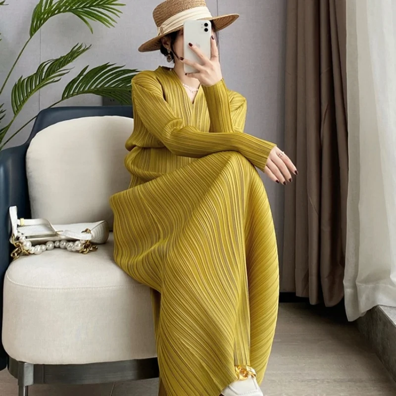 

Плиссированное платье с длинными рукавами, 45–70 кг, весеннее облегающее элегантное базовое длинное платье с элитными платьями De Verano 2025 г.