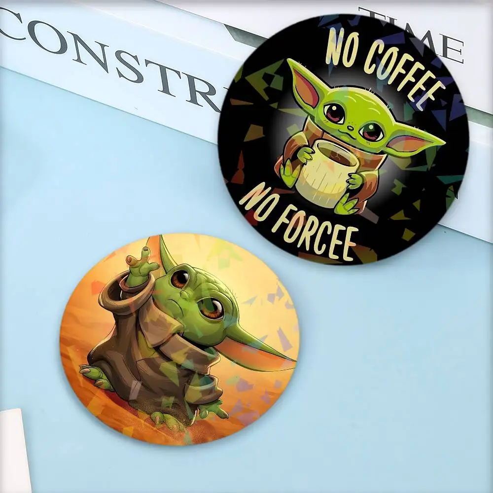 S-Star Wars Yoda Round Exquisite Laser Badge Brooches Creative Pins For Clothes Hat Backpack Gift Accessories - view 4