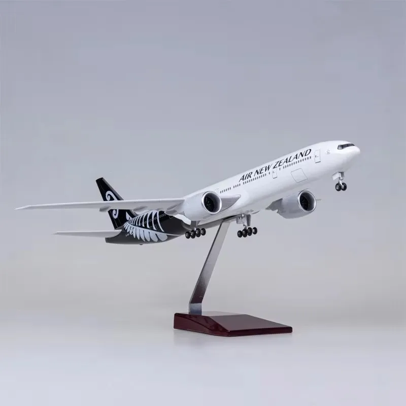 

47cm 1/157 Scale Boeing 777 Diecast Model Air New Zealand Airlines Resin Plane With Light Airplane Collection Display Toys Gift