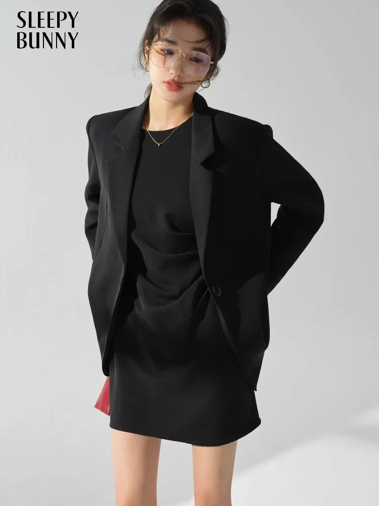 

Elegant Women Autumn Blazer Black Split Hem Suit Jacket Loose Fit Fashionable Casual Office Coat Daily Wear Professional Outfits