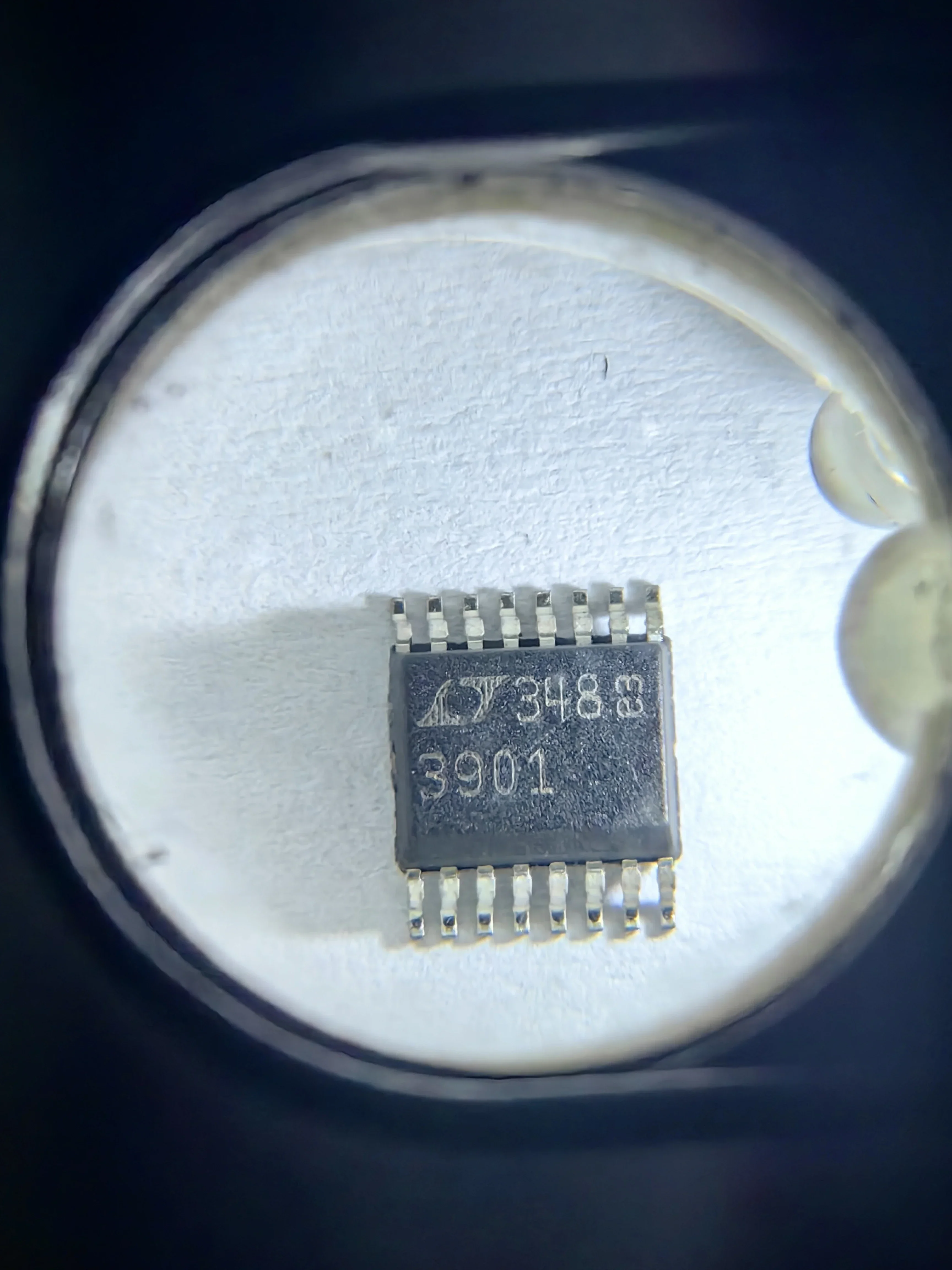 LTC3901EGN LTC3901 - Secondary Side Synchronous Driver for Push-Pull and Full-Bridge Converters