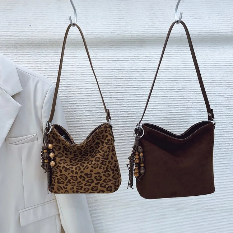 

Ladies Crossbody-Bag Crafted From Premium Leather Featuring Trendy Paris Vintage Daily Look​