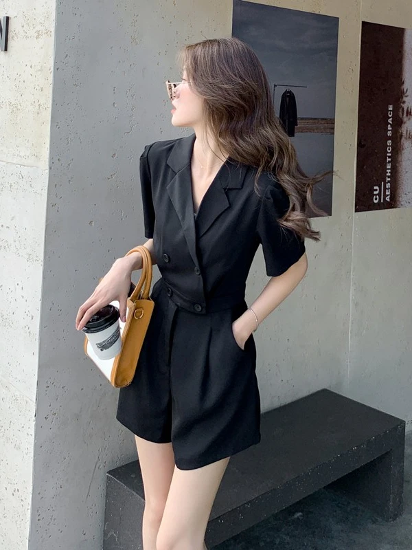 

2024 New Women's Short Sleeve Jumpsuit V-Neck Sexy Buttons Jumpsuit Solid Colour Pullover Sexy Jumpsuit Female Romper T187