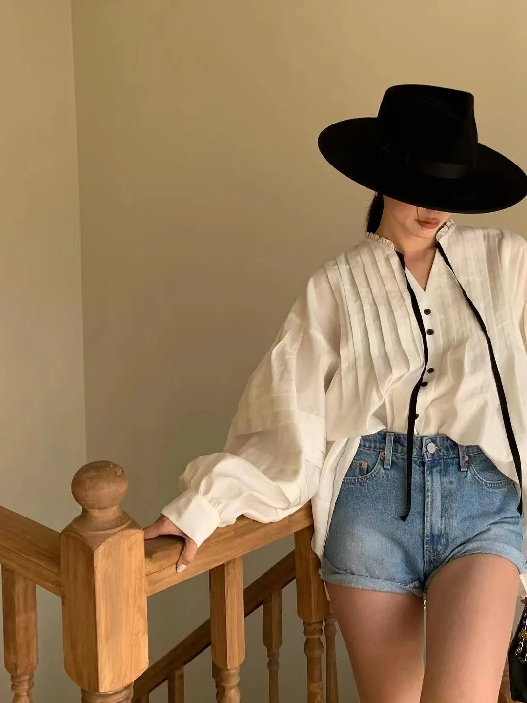 Blusa de Verano E y Casual con Cuello en V, Diseño Pado, Manga Abullonada, Estilo Hoado y Versátil, Color Sólido