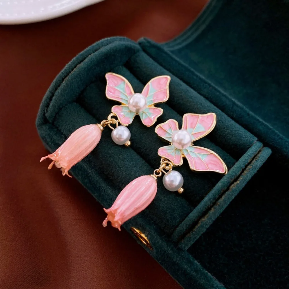 

Light Luxury Butterfly Earrings Oil Drop Flower Pendant Vintage Earrings Women Charms Ear Jewelry Sweet Stud Earrings Female