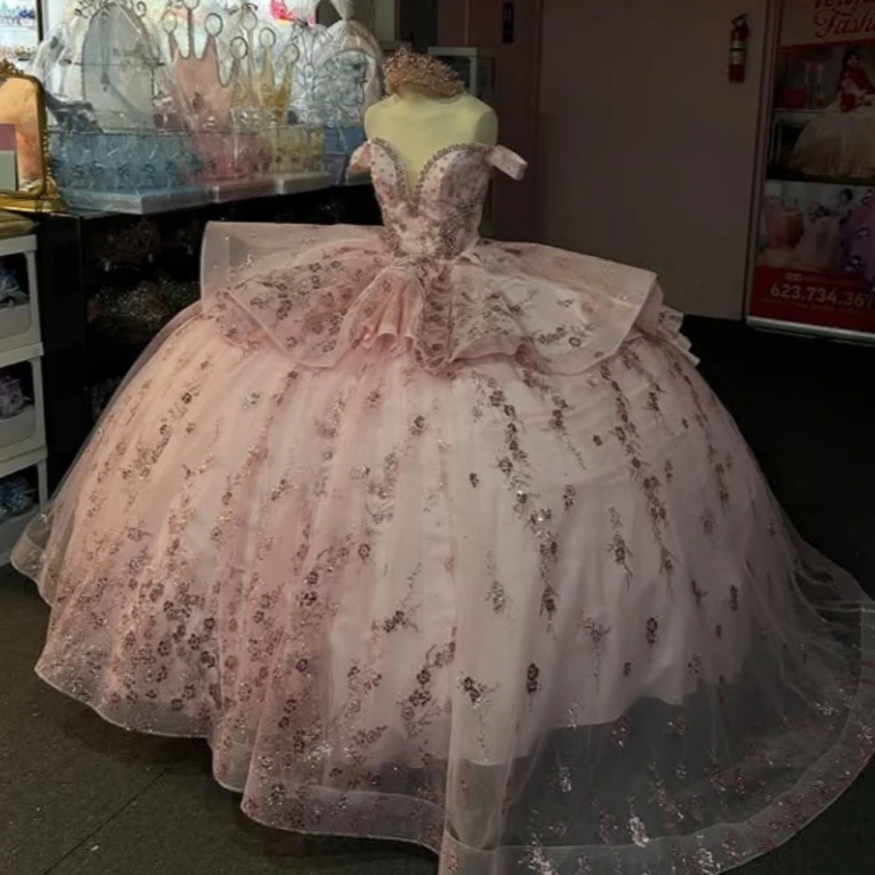 

Pink Shiny Quinceanera Dresses Ball Gown Off Shoulder Sequin Applique Lace Beading Crystal Tull Birthday Payty Sweet 16 Dress