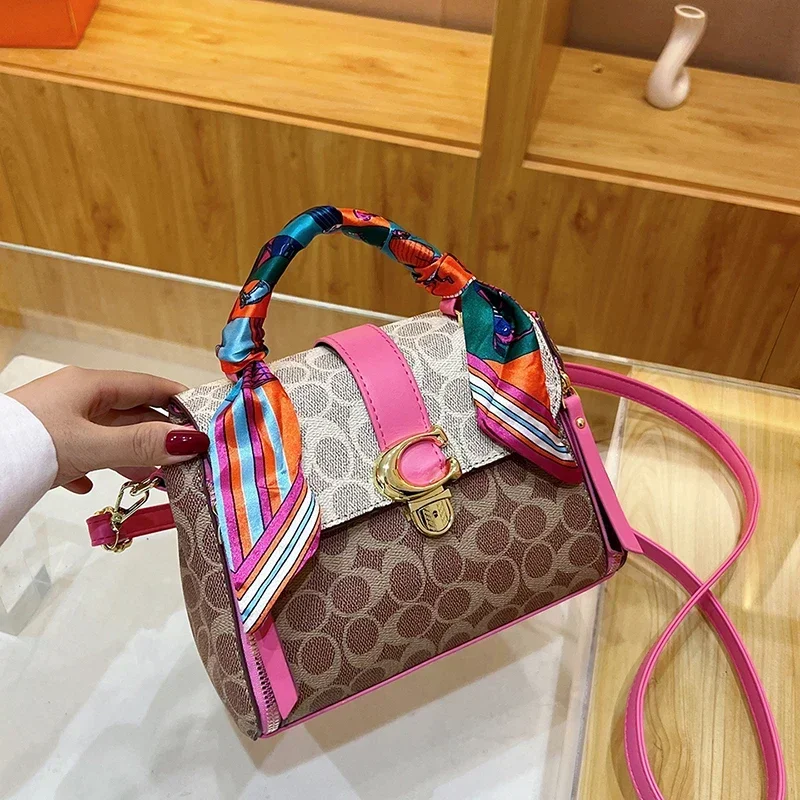 

Trendy Fashionable Messenger Crossbody Bag For Women With Large Capacity And Paris Fashion Design